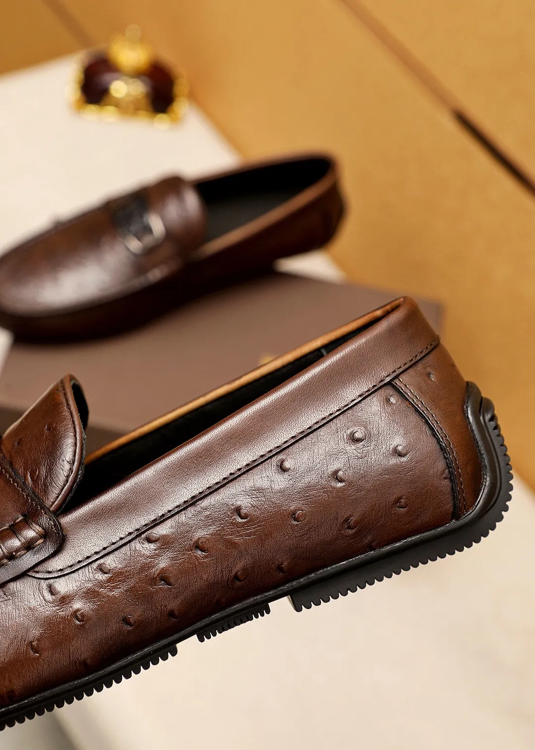 Men's Men's Shoes 💰: 420 💐BV Men's Slip-on Shoes® [BOTTEGA VENETA] Official website counter new model, one-to-one mold opening ⚠Italian calfskin embossed ➕Cow 🐂 leather lining. Driving slip-ons, available at counters, sizes 39-44 (38.45🉑️customized)